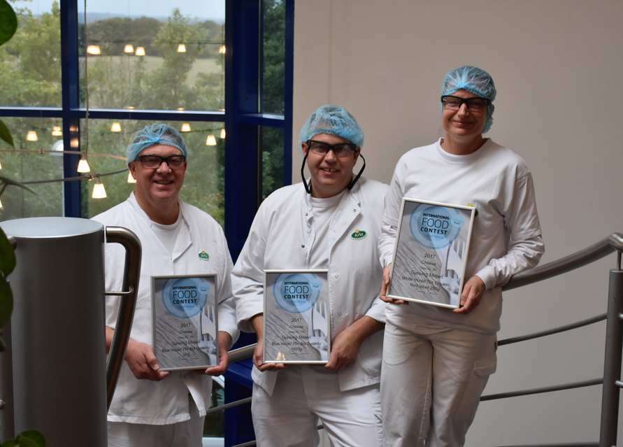 Tre medarbejdere fra Gjesing Mejeri modtaget pris fra Food Contest