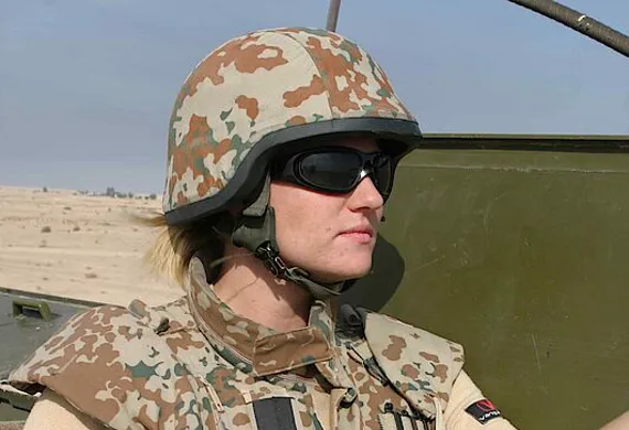 Kvindelig soldat. Foto taget af Per Amnitzbøll Rasmussen