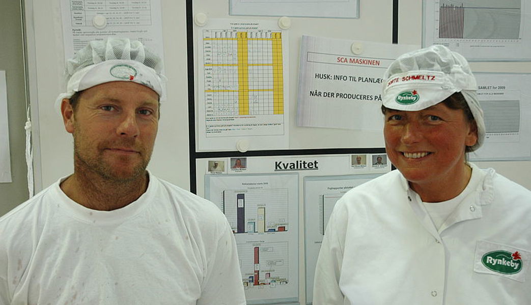 Billede af 2 medarbejdere hos Rynkeby